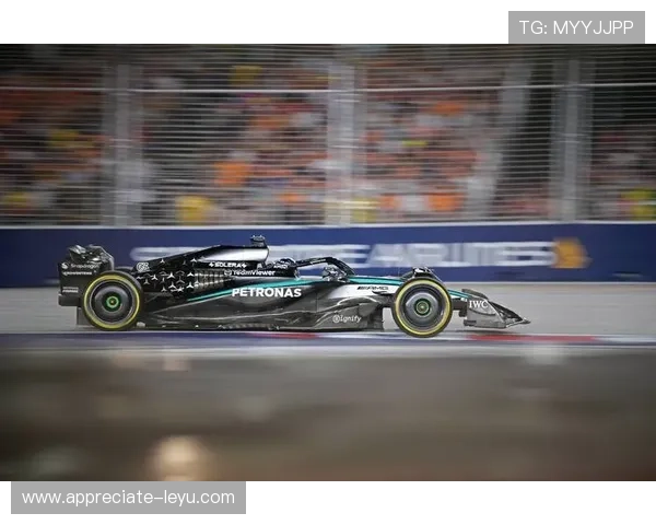 F1赛季最新动态：车队竞争激烈 赛车技术革新引发热议