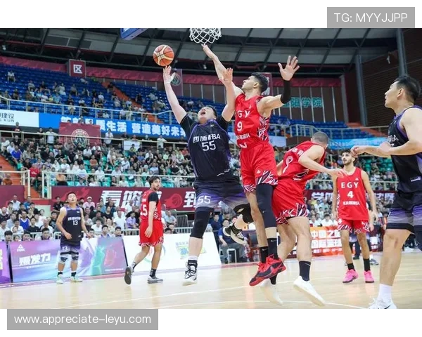 体育赛事精彩纷呈 球员表现引发热议 未来赛季前景充满期待