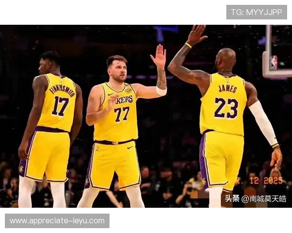 湖人连胜势头强劲詹姆斯带队冲击西部前四东契奇率队升至第三再胜 湖人连胜势头强劲詹姆斯带队冲击西部前四东契奇率队升至第三再胜