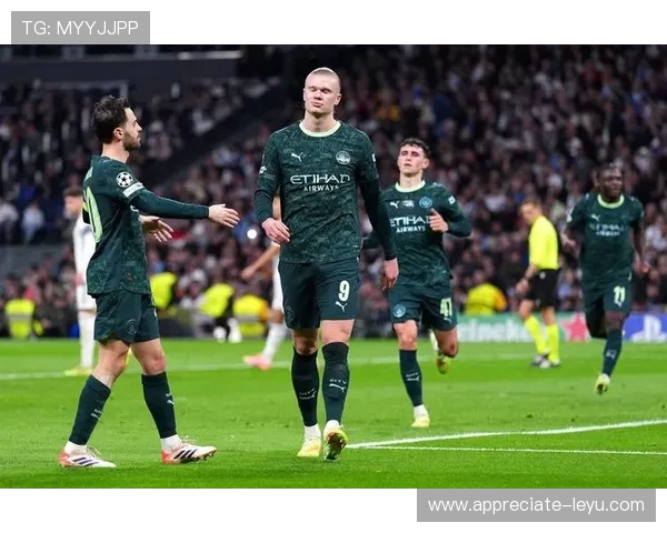 曼城逆转战胜皇马夺欧冠席位球迷欢呼如潮 曼城逆转战胜皇马夺欧冠席位球迷欢呼如潮