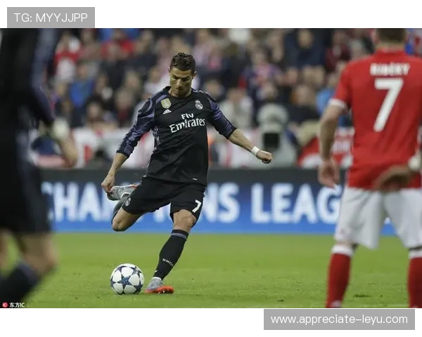 C罗梅开二度助尤文逆转取胜 展现不老传奇风采